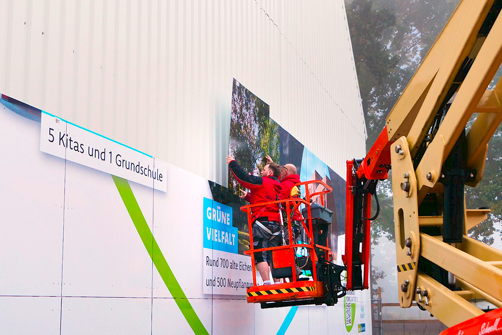 Panzerhalle Montage Wandbild