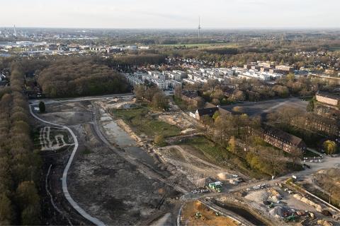 Die angebotenen H-Baufelder und der Landschaftspark von oben.
