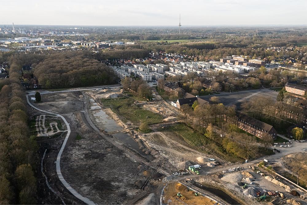 Die angebotenen H-Baufelder und der Landschaftspark von oben.